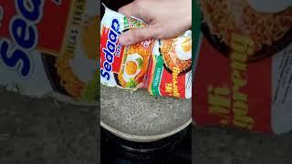 indomie Goreng × Mie Sedap Goreng Berkawan