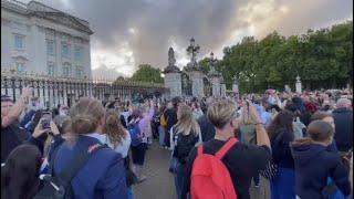 Death of Queen Elizabeth II announced at Buckingham Palace