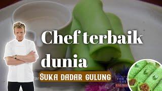 Momen ketika, salah satu chef terbaik  makan dadar gulung