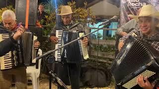 Aniversário de 75 anos Do Amigo Eliseu Sanfoneiro- Nillo Rocha tocando com seu Eliseu e seus irmãos