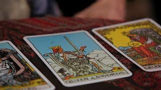 How to Read the 4 Queens | Tarot Cards