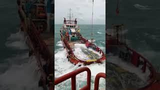 ROUGH SEA||OFFSHORE SUPPLY VESSEL #shorts #youtubeshorts #safetyfirst #offshore#offshorelife