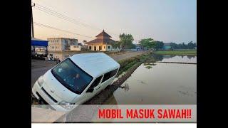 Kecelakaan Mobil Masuk Sawah