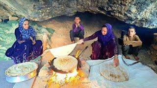 Living in the nomadic hut: Cooking the most delicious bread in the world