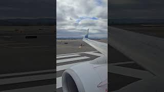 Alaska Boeing 737-900ER takeoff from PDX-PHX