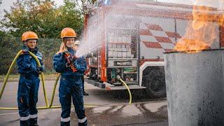 So werden Brände gelöscht | Die Kinderreporter bei der Werkfeuerwehr Teil 2 | Reportage