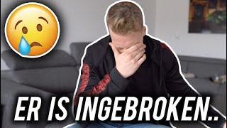 ER IS INGEBROKEN IN MIJN APPARTEMENT..