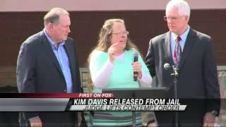 Rowan County Clerk Released from Jail; Judge Orders her not to Interfere with Marriage Licensing