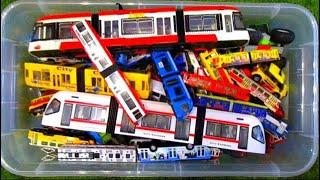 Geschichten über Spielzeug Oberleitungsbusse, Züge und  Straßenbahnen