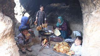 Living In A Cave With The Cold of Winter | Life In 2000 Years Ago | Village Life In Afghanistan