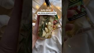 NAKLÁDANÝ ČESNEK  celý recept na www.bzeneckyocet.cz  #recept #recepty #darek