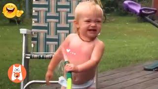 Videos de risa  Momentos Divertidos Bebés Jugando Con Agua | Espanol Funniest Videos