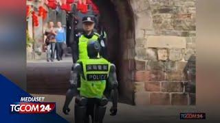 Cina, arrivano i robot umanoidi in aiuto della polizia