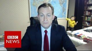 کودکان مصاحبه خبری بی بی سی - اخبار بی بی سی را قطع می کنند