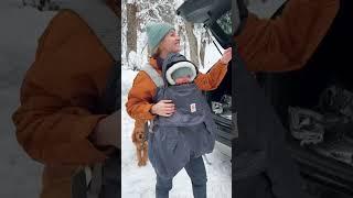 How I Keep My Baby Warm On Winter Hikes #winterhiking #hikingwithkids #momlife #moms #newmom #mom