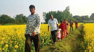 গ্রামের সকলে মিলে নিমন্ত্রন খেতে গেলাম 