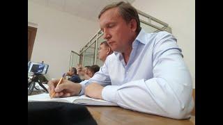 судья Рыжов Д Ставропольского краевого суда продлил более года нахождение ЗА РЕШЁТКОЙ судье Новикову