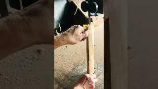 How to-Build a thin wooden board in two with a sharp wire saw is simple and easy #shorts