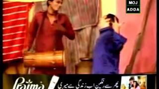 Zafri Khan singing and dancing: Pakistani stage drama