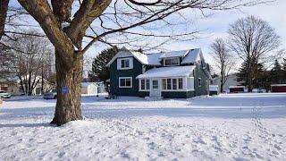 200 SHERIDAN, CHARLEVOIX, MI Presented by Mark Knapp.