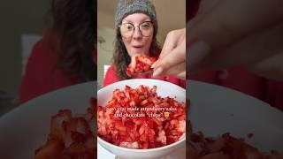 Strawberry SALSA & chocolate CHIPS  #veganrecipes #strawberries #healthydessert