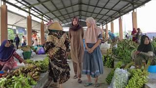 This is what activities are like in Indonesian traditional market | Village life