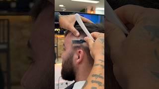 Navalhado na régua - BARBEARIA RAIZ 