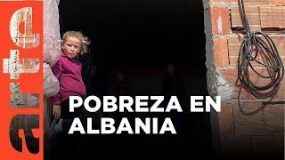 Misión humanitaria en Albania | ARTE.tv Documentales