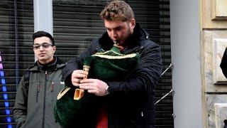 Street musician in Istanbul Kurd song Gaida