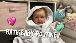 Реборн Ева искупалась!  Bath Baby Routine! Неделя Влогов День 1