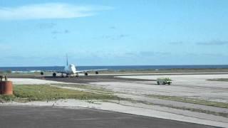 Delta 747 landing Midway Atoll NWR Henderson Field June 16 2011 J Klavitter USFWS.AVI