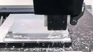 CNC-Fräsmaschine DATRON M8Cube - Hochgeschwindigkeits-Fräsen von Aluminium