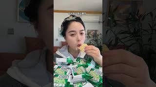 Sisters who don’t like sweets can try this low-sugar seaweed biscuit with a very good taste. Adu