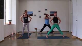 20 Minuten Anusara Yoga mit Bianca - Verwurzeln und wachsen