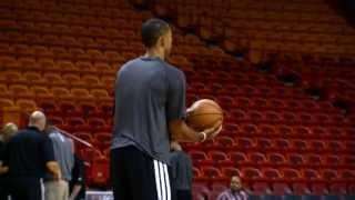 Juwan Howard's Half-Court Trick Shot