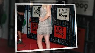 Taylor Swift feet | Cool! | Taylor Swift photos | Taylor Swift BEAUTIFUL PHOTOS