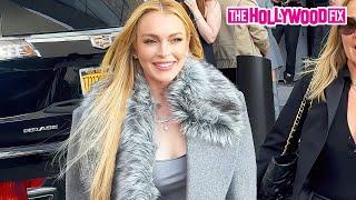 Lindsay Lohan Looks Amazing While Stopping To Take Pics With Fans At The Michael Kors Fashion Show