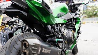 Kawasaki H2SX SE+ with AKRAPOVIC exhaust