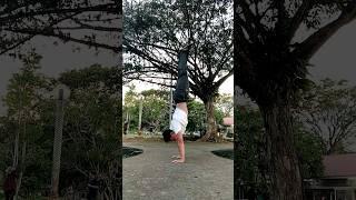 How to find Balance - How to do a Handstand Tutorial