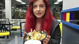 [Blizzcon 2017] AnnieFuchsia Tries Taco Bell for the First Time