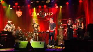 Connie Mitchell & Julian Hamilton - Knew you were waiting - RocKwiz duet