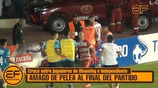  Cruce entre jugadores de Blooming e Independiente Petrolero al final del partido