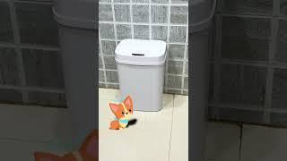 "Say Goodbye to Mess with a Smart Dust Bin!"