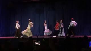 El mejor baile de sevillanas en grupo