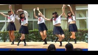 Gadis SMA Jepang menari