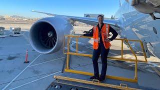 Unique Cargo Loading of Boeing 787 Dreamliner