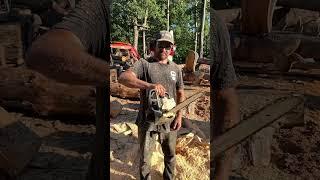 Juggling a chainsaw #juggling #chainsaw #extreme #insane #stihl #chainsawcarving #jugglingchallenge