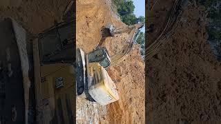 comment monter sur une pente, rampe avec une pelle excavatrice  #excavator #bulldozer #jcb