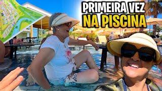 Minha Mãe Entrou na Piscina Pela Primeira Vez na vida e Você Não Vai Acreditar na Reação!