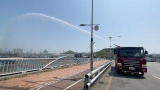 스텐탱크에 21400L 대용량의 물을 담고~ 물대포로~ 쏘세요~!!(Sprinkler Truck)